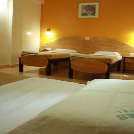 Tom'S Hotel 班加罗尔 外观 照片