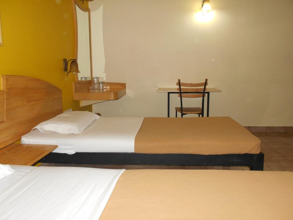 Tom'S Hotel 班加罗尔 客房 照片