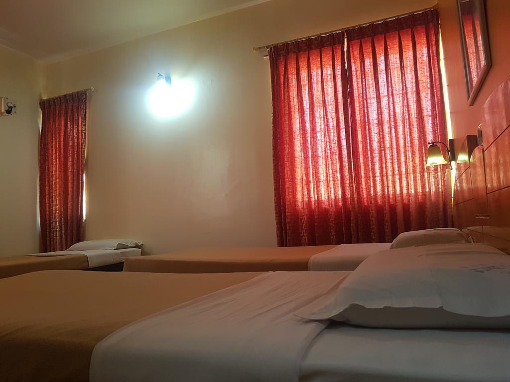 Tom'S Hotel 班加罗尔 外观 照片