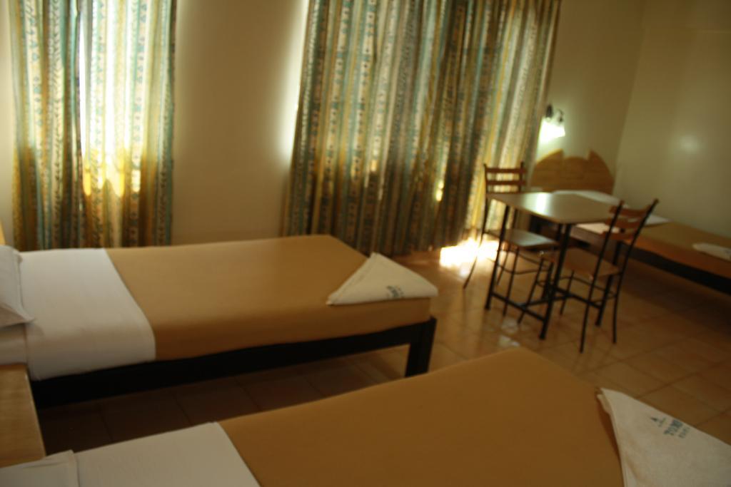 Tom'S Hotel 班加罗尔 外观 照片
