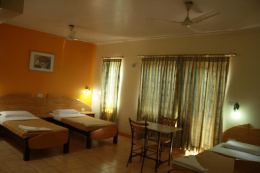 Tom'S Hotel 班加罗尔 外观 照片