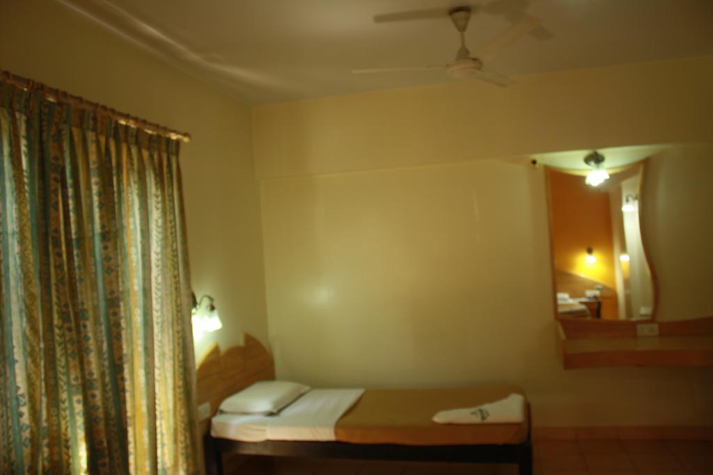 Tom'S Hotel 班加罗尔 外观 照片