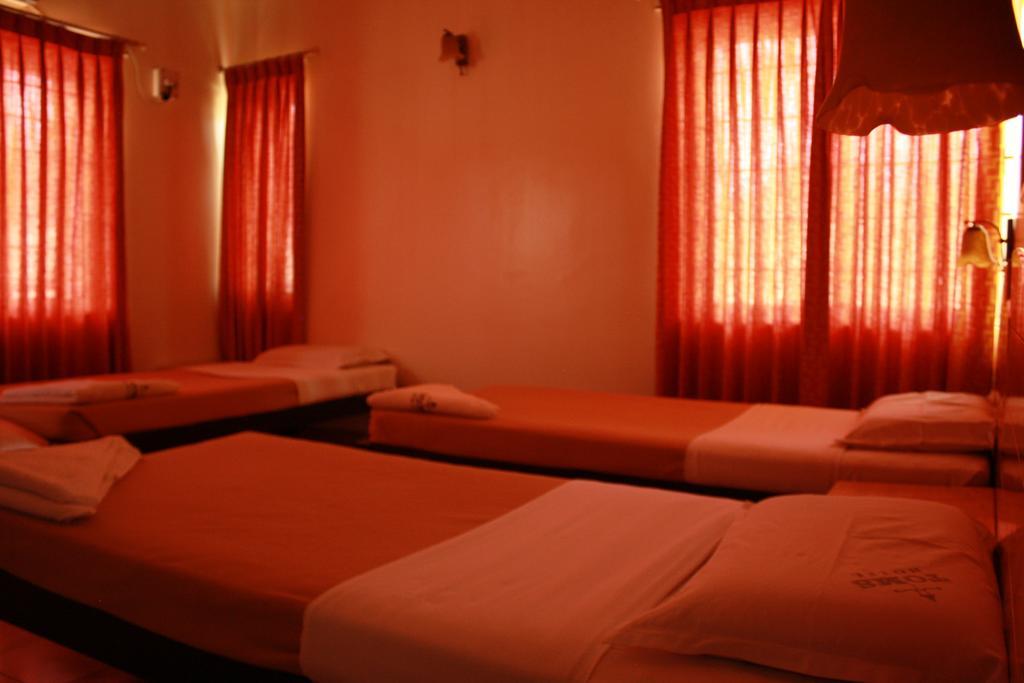 Tom'S Hotel 班加罗尔 外观 照片