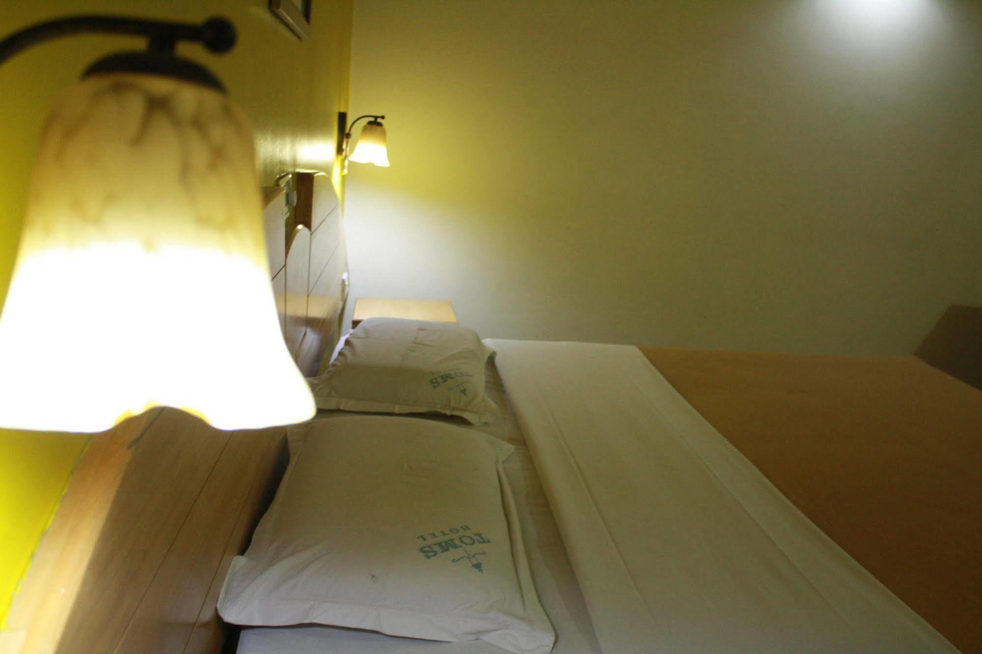 Tom'S Hotel 班加罗尔 外观 照片