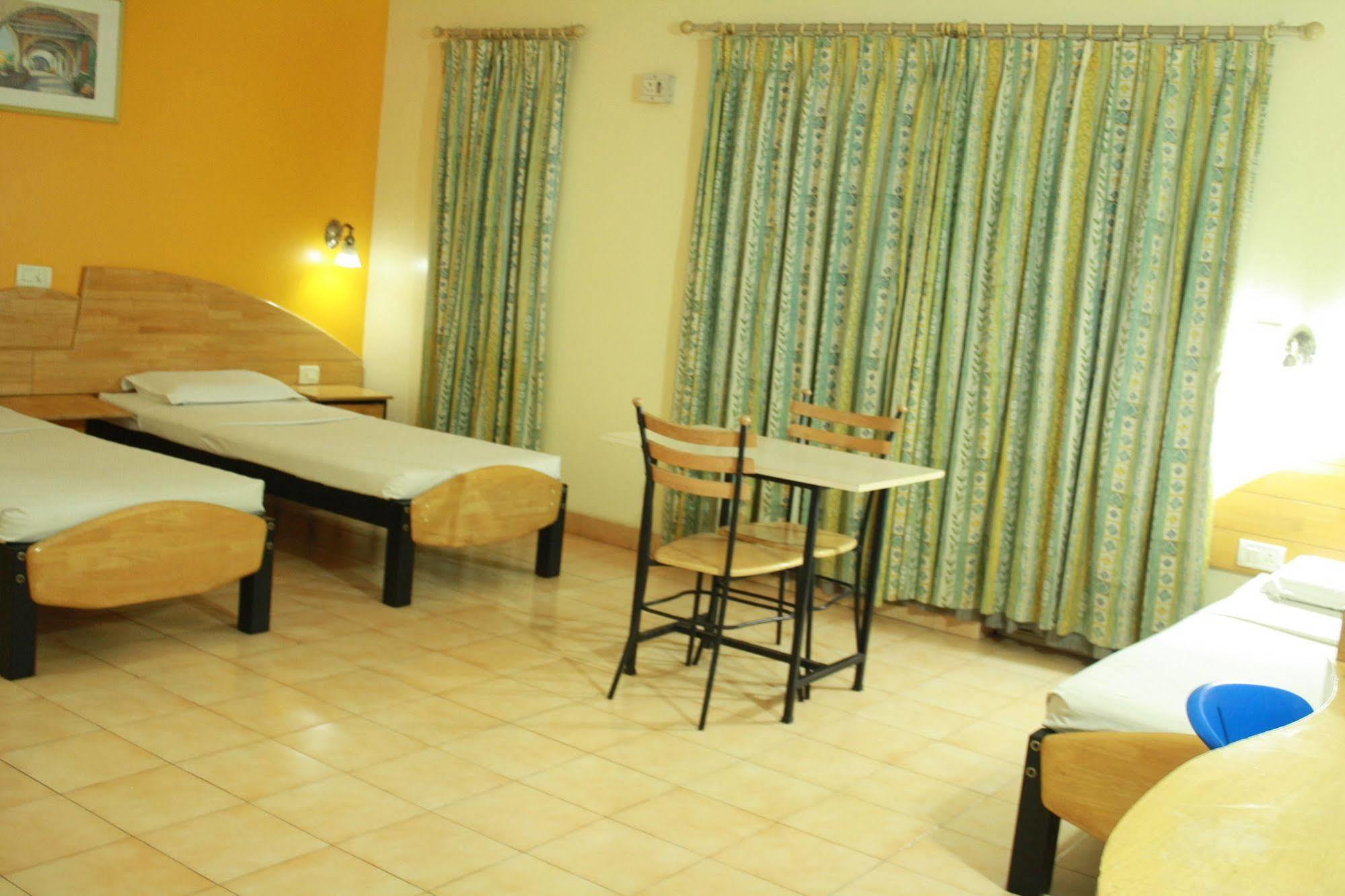 Tom'S Hotel 班加罗尔 外观 照片